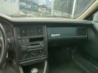 Veículo de Sucata audi 80 b3 sedán (893, 894, 8a2) 1.6 td do ano 1991 alimentado ra