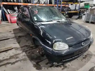 Veicolo di demolizione opel corsa b (s93) 1.5 td (f08. f68. m68) dell'anno 1997 alimentato  Veicolo di demolizione opel corsa b (s93) 1.5 td (f08. f68. m68) dell'anno 1997 alimentato
