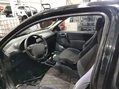 Veicolo di demolizione opel corsa b (s93) 1.5 td (f08. f68. m68) dell'anno 1997 alimentato  Veicolo di demolizione opel corsa b (s93) 1.5 td (f08. f68. m68) dell'anno 1997 alimentato