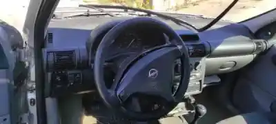 Veicolo di demolizione opel corsa b (s93) 1.5 td (f08. f68. m68) dell'anno 1999 alimentato  Veicolo di demolizione opel corsa b (s93) 1.5 td (f08. f68. m68) dell'anno 1999 alimentato