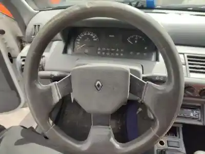 Veicolo di demolizione renault clio i (b/c57_, 5/357_) 1.2 (b/c/s57a b/c57s 5/357f 5/357j 5/357l 5/357r) dell'anno 1994 alimentato  Veicolo di demolizione renault clio i (b/c57_, 5/357_) 1.2 (b/c/s57a b/c57s 5/357f 5/357j 5/357l 5/357r) dell'anno 1994 alimentato