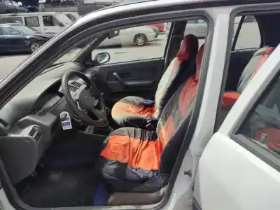 Veicolo di demolizione renault clio i (b/c57_, 5/357_) 1.2 (b/c/s57a b/c57s 5/357f 5/357j 5/357l 5/357r) dell'anno 1994 alimentato  Veicolo di demolizione renault clio i (b/c57_, 5/357_) 1.2 (b/c/s57a b/c57s 5/357f 5/357j 5/357l 5/357r) dell'anno 1994 alimentato