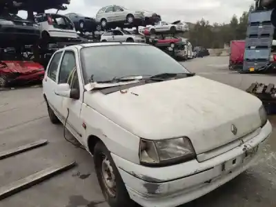 Veicolo di demolizione renault clio i (b/c57_, 5/357_) 1.2 (b/c/s57a b/c57s 5/357f 5/357j 5/357l 5/357r) dell'anno 1993 alimentato  Veicolo di demolizione renault clio i (b/c57_, 5/357_) 1.2 (b/c/s57a b/c57s 5/357f 5/357j 5/357l 5/357r) dell'anno 1993 alimentato