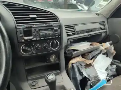 Veicolo di demolizione bmw 3 coupé (e36) 316 i dell'anno 1996 alimentato m43 b16 (164e2)