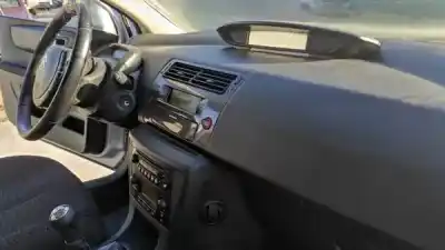 Veicolo di demolizione citroen c4 i (lc_) 1.4 16v dell'anno 2007 alimentato kfu (et3j4)