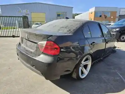 Sloopvoertuig bmw 3 (e90) 318 d van het jaar 2011 aangedreven n47 d20 a