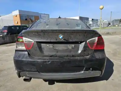 Sloopvoertuig bmw 3 (e90) 318 d van het jaar 2011 aangedreven n47 d20 a