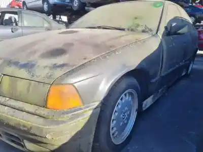 Scrapping Vehicle bmw 3 (e36) 325 i of the year 1998 powered m50 b25 (256s2)