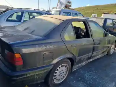 Scrapping Vehicle bmw 3 (e36) 325 i of the year 1998 powered m50 b25 (256s2)