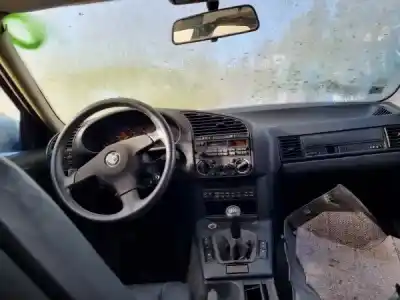 Scrapping Vehicle bmw 3 (e36) 325 i of the year 1998 powered m50 b25 (256s2)