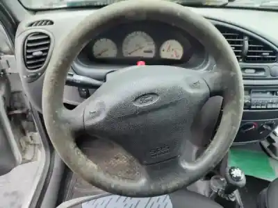 Здавання транспортного засобу ford fiesta iv (ja_, jb_) 1.25 i 16v gasolina 1998 5p року 2002 потужний 