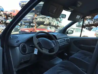 Vehicul casat renault megane scenic (ja0/1_) 1.4 i (ja0e) al anului 2001 alimentat 