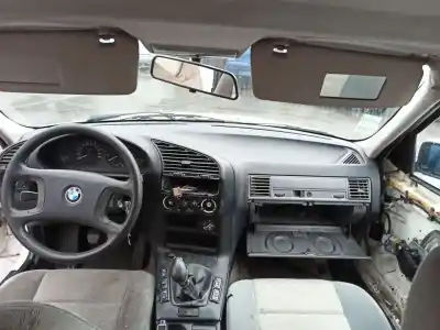 Veículo de Sucata bmw 3 (e36) 316 i do ano 1992 alimentado 