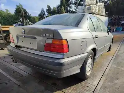 Veicolo di demolizione bmw 3 (e36) 318 i dell'anno 1993 alimentato m40 b18 (184e1)