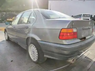 Veicolo di demolizione bmw 3 (e36) 318 i dell'anno 1993 alimentato m40 b18 (184e1)