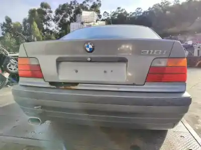 Veicolo di demolizione bmw 3 (e36) 318 i dell'anno 1993 alimentato m40 b18 (184e1)