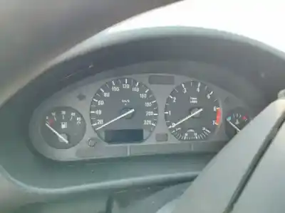 Veicolo di demolizione bmw 3 (e36) 318 i dell'anno 1993 alimentato m40 b18 (184e1)