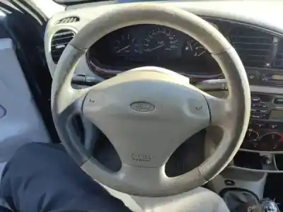 Veículo de Sucata ford fiesta iv (ja_, jb_) 113 e/320 gasolina 3p do ano 1998 alimentado 