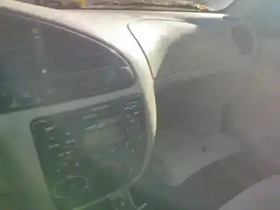 Veículo de Sucata ford fiesta iv (ja_, jb_) 113 e/320 gasolina 3p do ano 1998 alimentado 