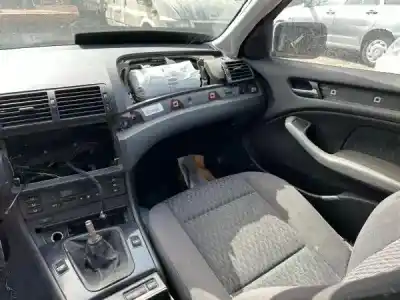 Scrapping Vehicle bmw 3 touring (e46) 320 d of the year 2001 powered m47 d20 (204d1)