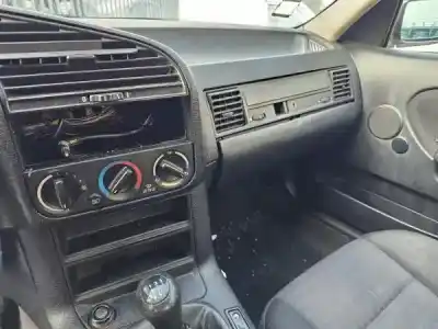 Scrapping Vehicle bmw 3 (e36) 316 i of the year 1996 powered m40 b16 (164e1)