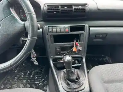 Veículo de Sucata audi a4 b5 avant (8d5) 1.6 do ano 1996 alimentado 0