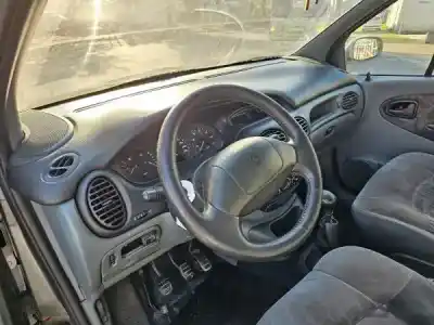 Verschrottungsfahrzeug renault megane scenic (ja0/1_) 1.4 i (ja0e) des jahres 1998 angetrieben e7j 764