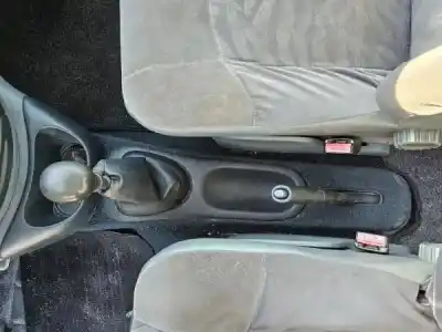 Verschrottungsfahrzeug renault megane scenic (ja0/1_) 1.4 i (ja0e) des jahres 1998 angetrieben e7j 764