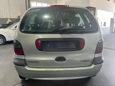 Veículo de Sucata renault megane scenic (ja0/1_) 1.6 e (ja0f) do ano 2001 alimentado 