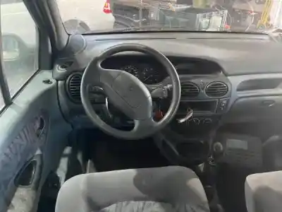 Veículo de Sucata renault megane scenic (ja0/1_) 1.6 e (ja0f) do ano 2001 alimentado 