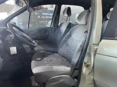 Veículo de Sucata renault megane scenic (ja0/1_) 1.6 e (ja0f) do ano 2001 alimentado 