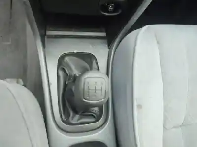 Veículo de Sucata rover 400 sedan (rt) 414 si gasolina 1998 do ano 1998 alimentado 14 k4f