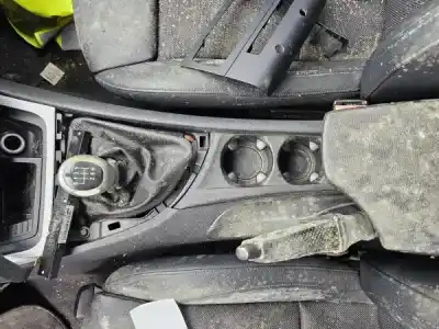 Veículo de Sucata bmw 1 (e87) 118 d do ano 2025 alimentado n47 d20 a