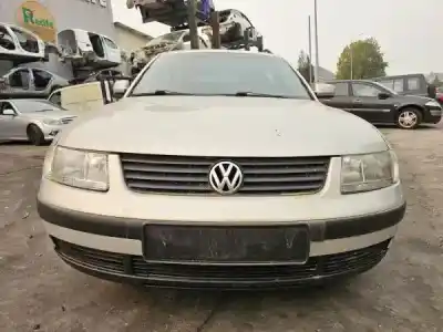 Veículo de Sucata volkswagen passat variant (3b5) 1.9 tdi do ano 1998 alimentado afn