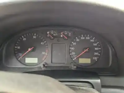 Veículo de Sucata volkswagen passat variant (3b5) 1.9 tdi do ano 1998 alimentado afn