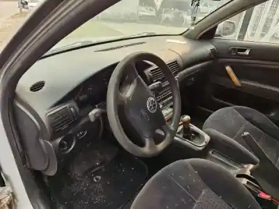 Veículo de Sucata volkswagen passat variant (3b5) 1.9 tdi do ano 1998 alimentado afn