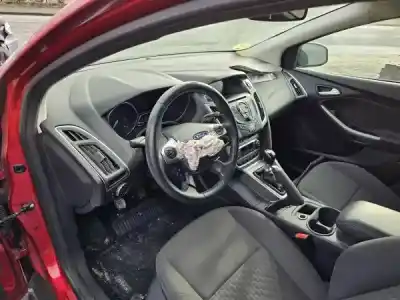 Veicolo di demolizione ford focus iii 1.6 tdci dell'anno 2014 alimentato 