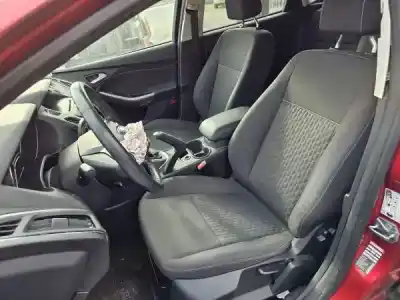 Veicolo di demolizione ford focus iii 1.6 tdci dell'anno 2014 alimentato 
