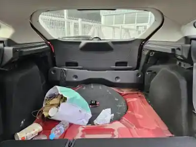 Veicolo di demolizione ford focus iii 1.6 tdci dell'anno 2014 alimentato 