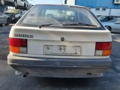 Scrapping Vehicle renault 19 i (b/c53_) 1.4 of the year 1990 powered e6j 700