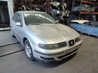 Veículo de Sucata seat leon (1m1) 1.4 16v do ano 2001 alimentado 0