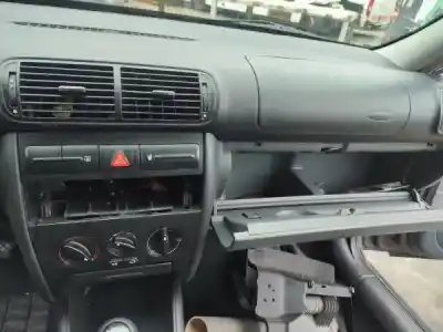 Утилизация автомобиля seat leon (1m1) 1.4 16v года 2000 питание 0