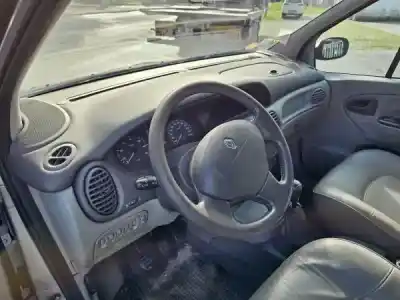 Scrapping Vehicle renault scénic i monospace (ja0/1_, fa0_) 1.6 (ja00 ja16 ja15 ja19 ja1v ja2b ja2c ja0b.... of the year 2001 powered 