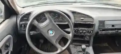 Veicolo di demolizione bmw 3 (e36) r620 gasolina 1993 4p dell'anno 1993 alimentato m43 b16 (164e2)