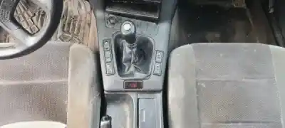 Veicolo di demolizione bmw 3 (e36) r620 gasolina 1993 4p dell'anno 1993 alimentato m43 b16 (164e2)