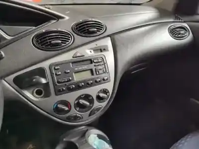 Veicolo di demolizione ford focus i (daw, dbw) 1.8 turbo di / tddi dell'anno 2001 alimentato  Veicolo di demolizione ford focus i (daw, dbw) 1.8 turbo di / tddi dell'anno 2001 alimentato