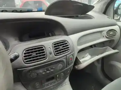 Hurda Aracı renault megane scenic (ja0/1_) 1.4 i (ja0e) yılın 2002 güçlü 