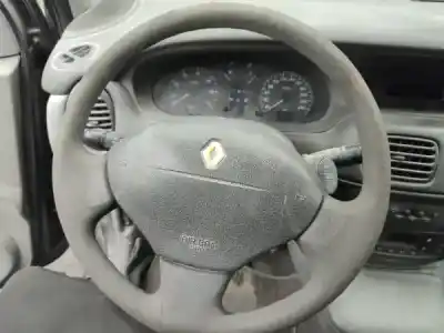 Hurda Aracı renault megane scenic (ja0/1_) 1.4 i (ja0e) yılın 2002 güçlü 