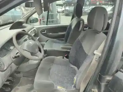 Hurda Aracı renault megane scenic (ja0/1_) 1.4 i (ja0e) yılın 2002 güçlü 