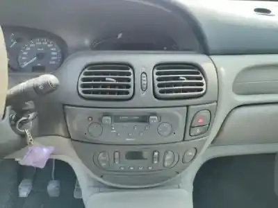 Hurda Aracı renault megane scenic (ja0/1_) 1.4 i (ja0e) yılın 2000 güçlü 